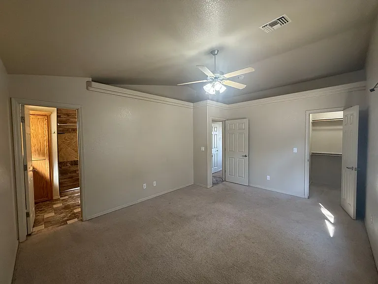 1420 Jefferson St — Photo 8