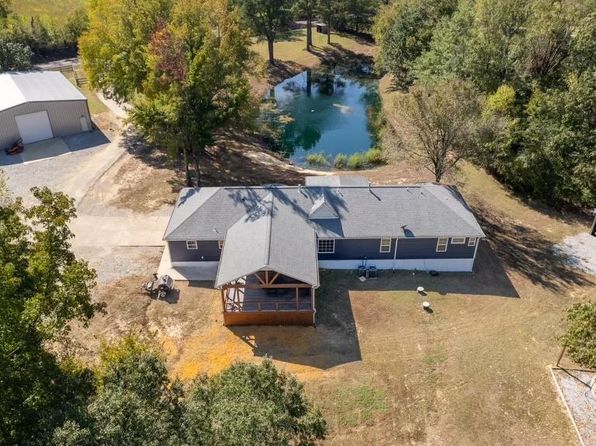 440 Raleigh Lagrange Dr, Rossville, TN 38066