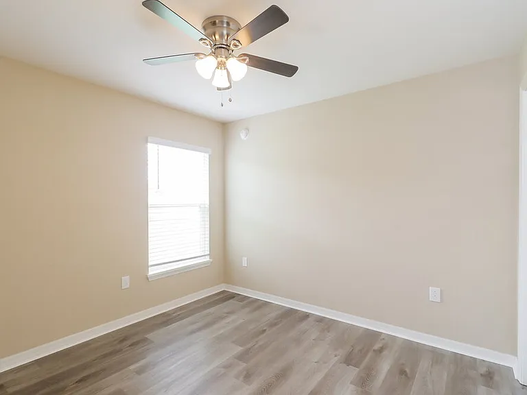 6784 Hanworth Ln — Photo 16