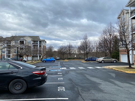 5th image of 13501 Derry Glen Ct APT 403