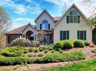 1 Oakmont Cir, New Freedom, PA 17349