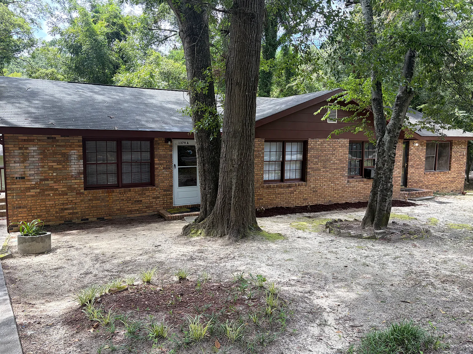 2 bed, 817 sqft, $825 — Photo 2