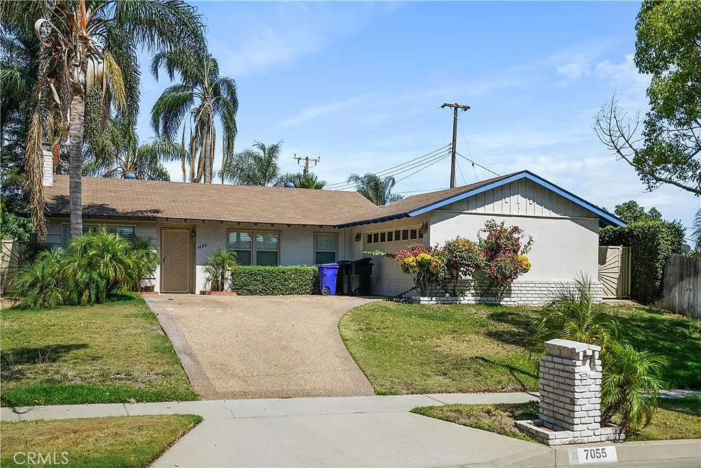 Building Photo - 7055 Avenida Leon St