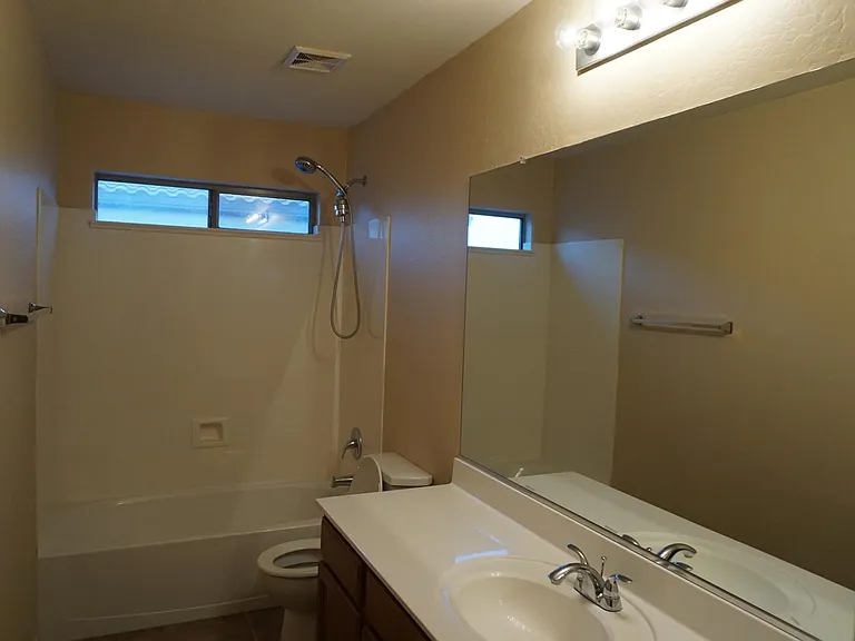 42263 W Oakland Dr — Photo 10