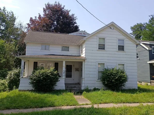 92 Stevens St, Lockport, NY 14094