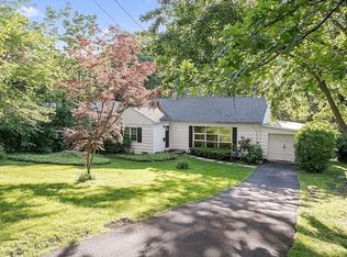 14 Tewkesbury Rd, New Rochelle, NY 10583