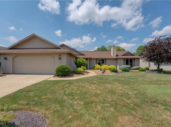 33020 Pebble Brook Dr, North Ridgeville, OH 44039
