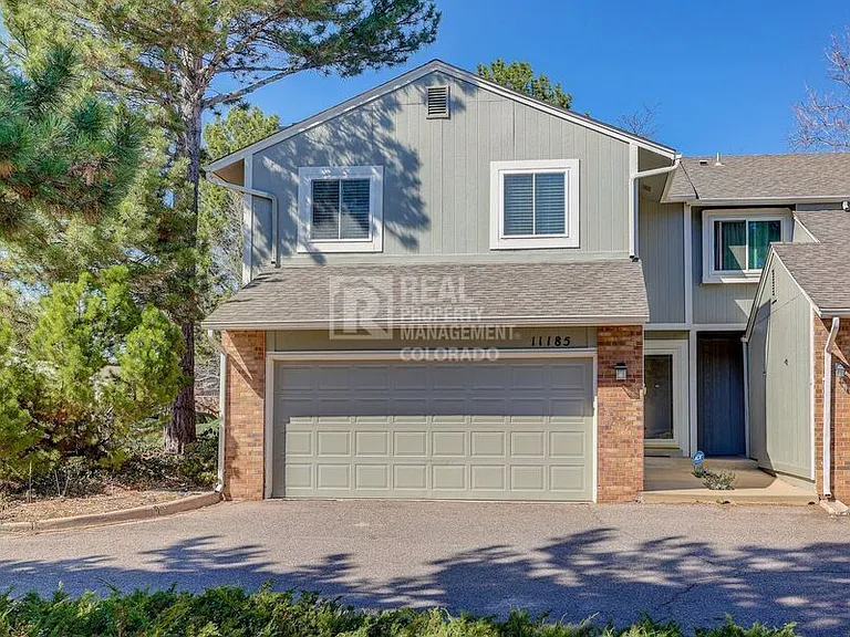 11185 E Linvale Dr — Photo 1