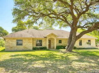 180 Rosewood Dr, La Vernia, TX 78121