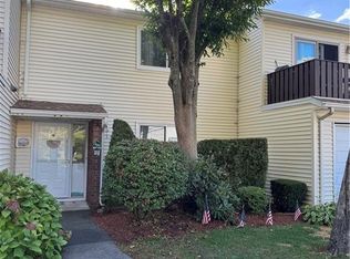 794 Williamsburg Cir, Warwick, RI 02886