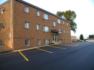 462 9th Ave NW, Saint Paul, MN 55112