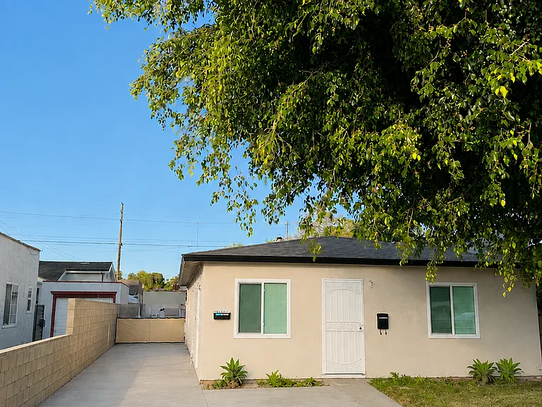 5918 Cerritos Ave — Photo 1