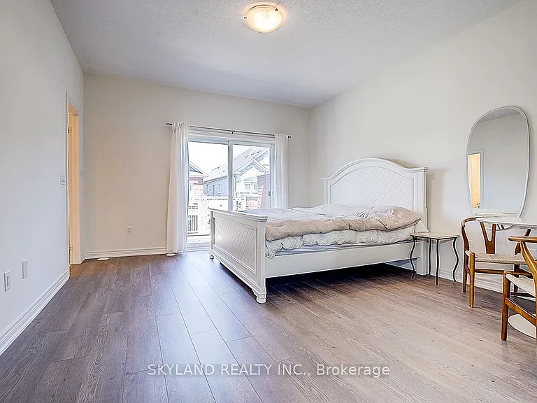 459 Dundas St E — Photo 22