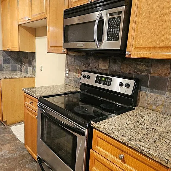 2545 Cobble Creek Ln — Photo 6