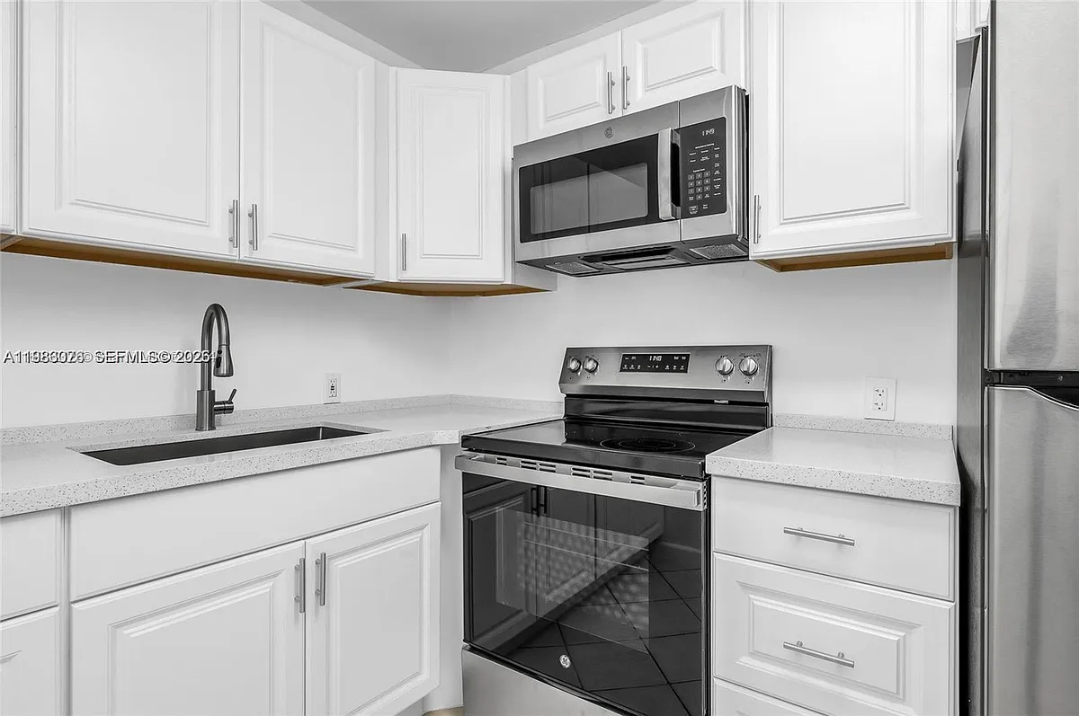 Building Photo - 257 Fanshaw Dr #257-G