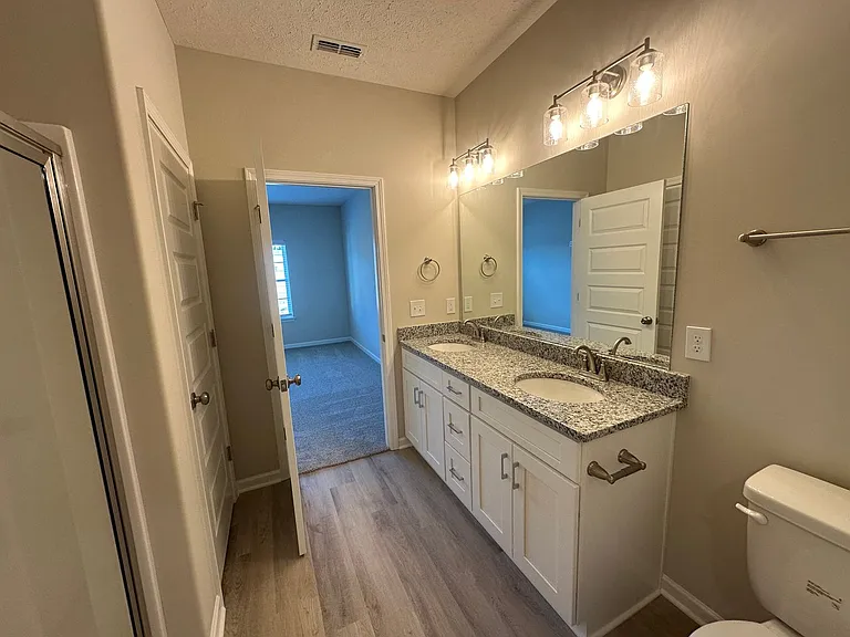 1850 Madison St #302 — Photo 12