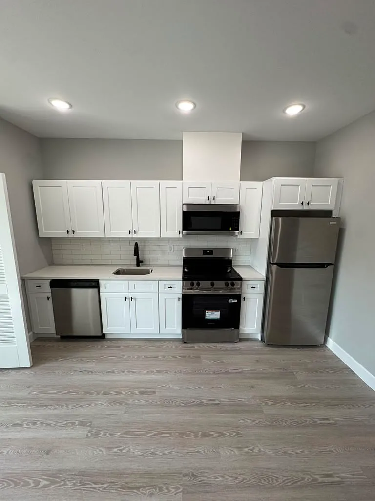 1 bed, $1,818 — Photo 2