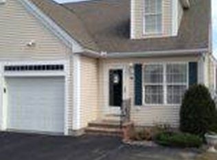 71 Pleasant St, Windham, NH 03087