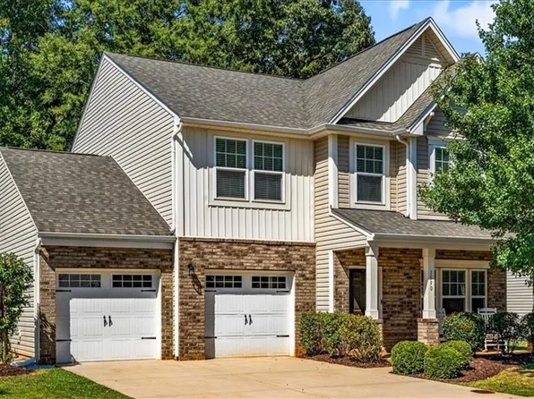 1590 Running Deer Dr, Kernersville, NC 27284