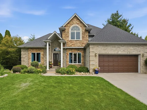 10629 Erie Dr, Winfield, IN 46307