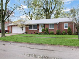 1401 Bell Ave, Mattoon, IL 61938