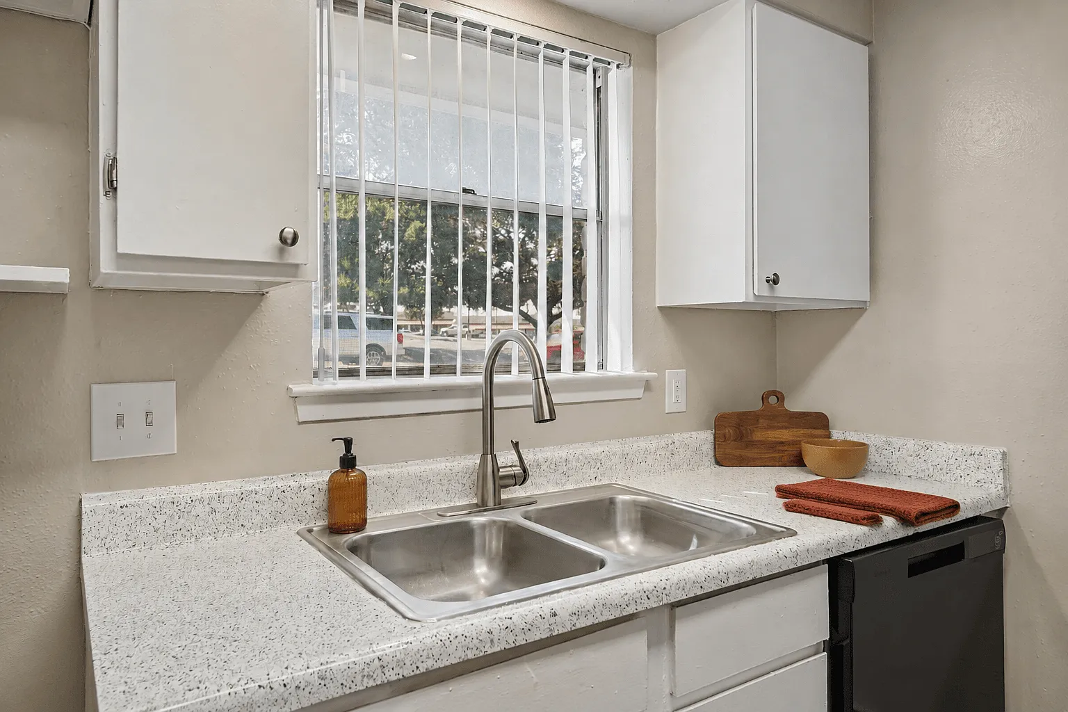 Wellington Estates — Photo 3