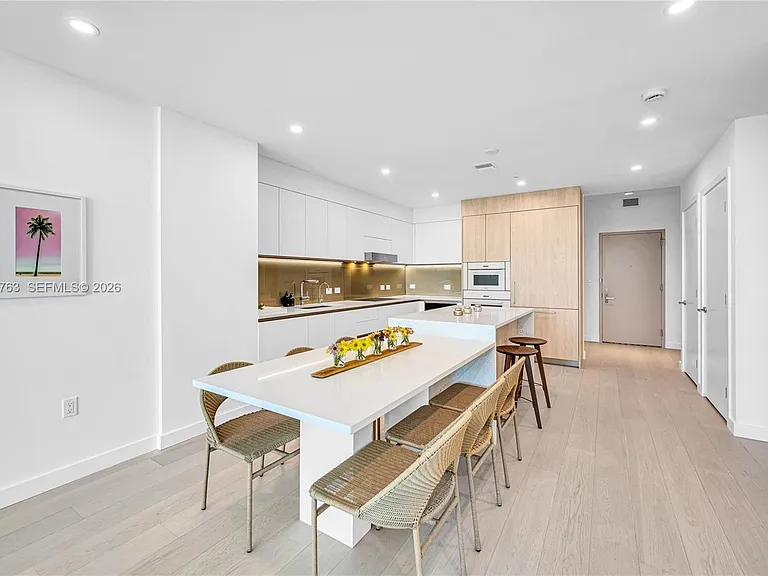9201 E Bay Harbor Dr #Penthouse 809 — Photo 26