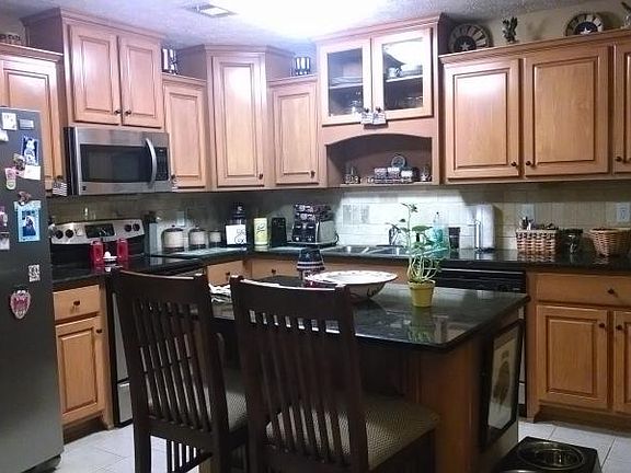4th image of 10 Cedarwood Ct