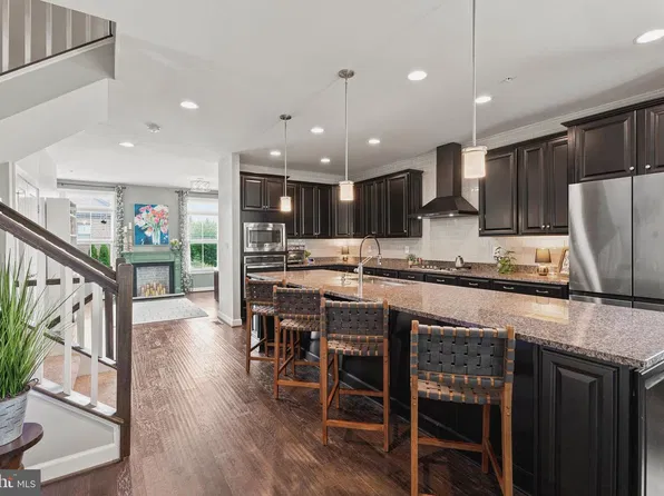 6313 Falconwood St, Middle River, MD 21220