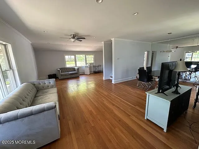 4 bed, 2108 sqft, $2,500 — Photo 4