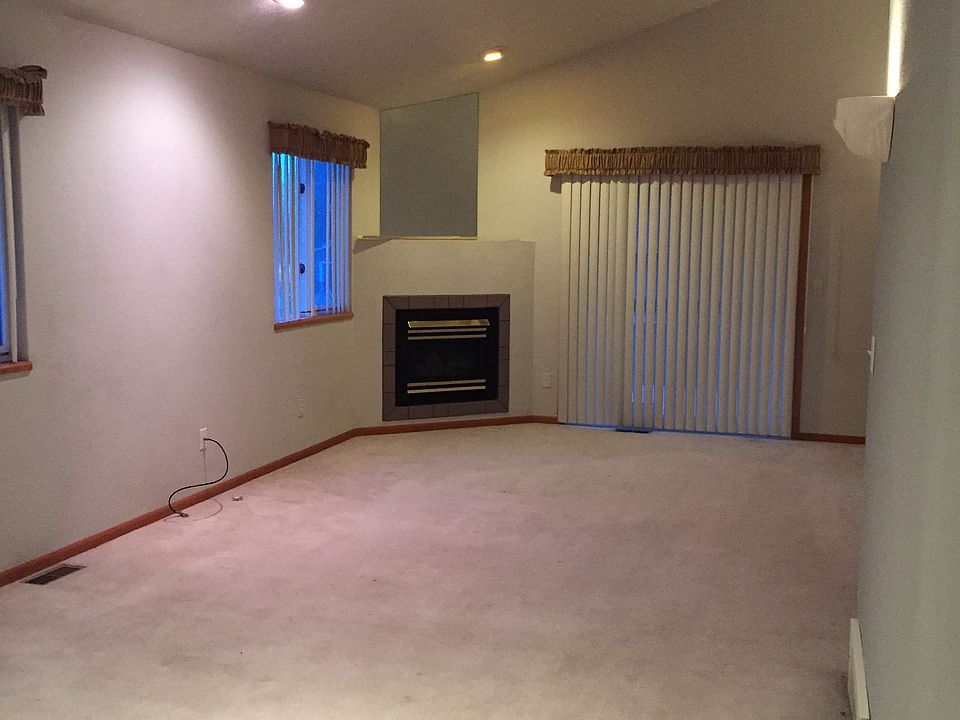 Vaulted Living room 
