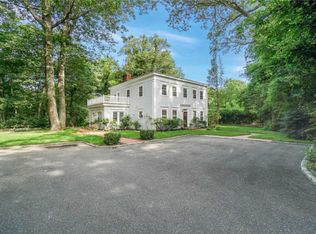 46 Tiffany Rd, Laurel Hollow, NY 11791