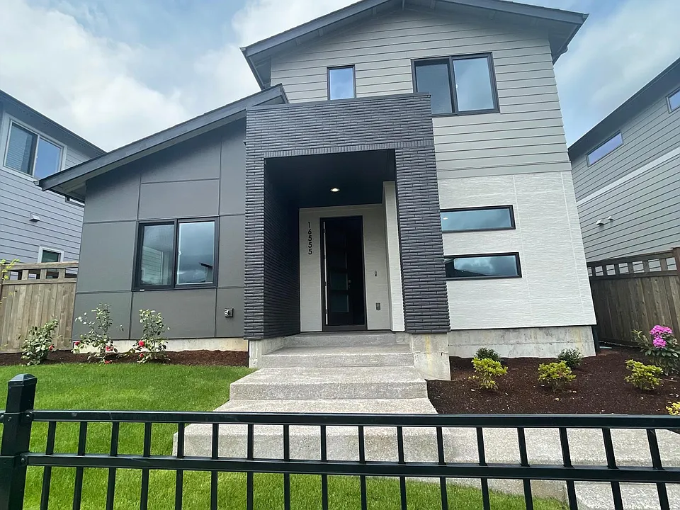 16555 SE Pleasant Valley Pkwy
