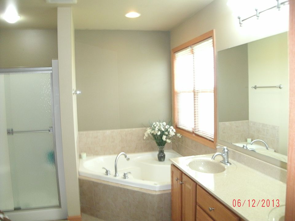2nd image of 115 Linden Ln