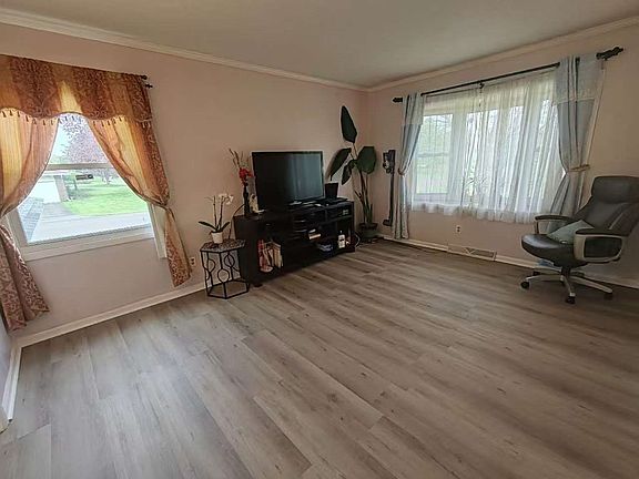 5th image of 42 Ponderosa Dr