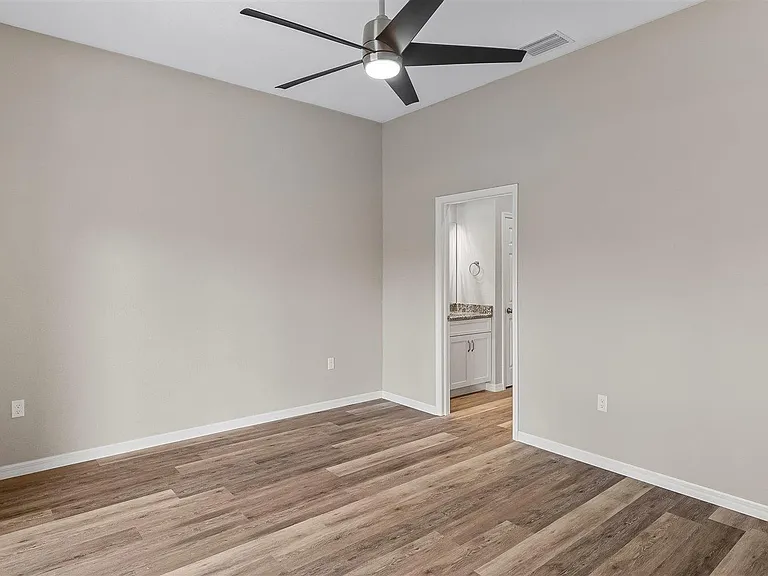 224 Cessna Way NW — Photo 32
