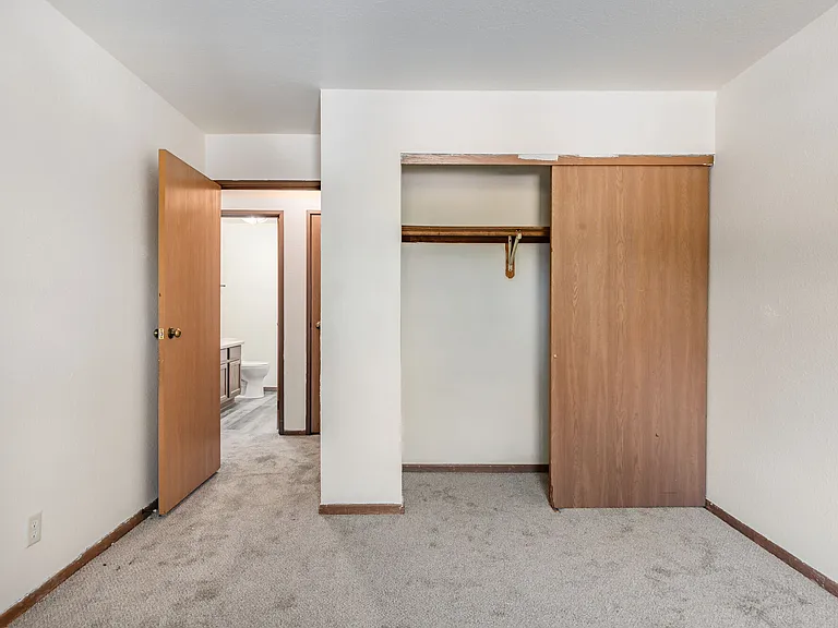Parkway West Apartment Homes — Photo 30