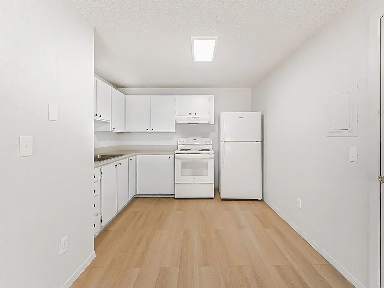 1321 W Sylvester St — Photo 1