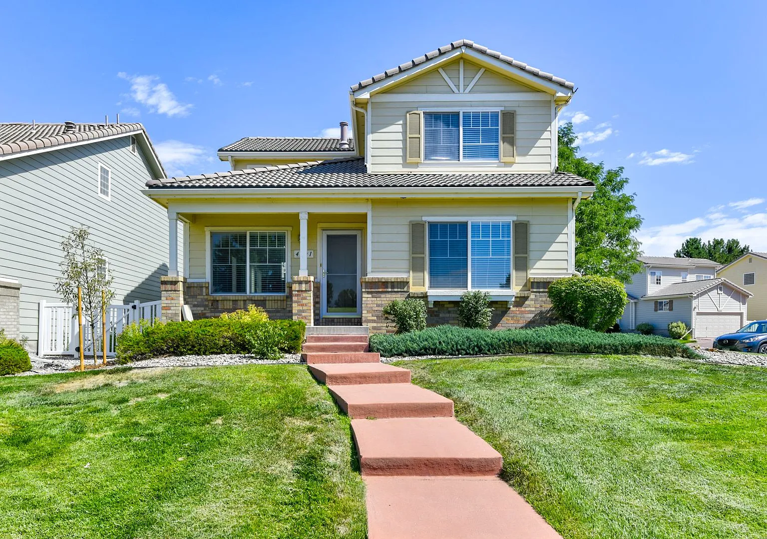 3 Bed 3 Bath corner Lot in Broomfield! Newly Refinished Wood Floors With Pool!! — Photo 2