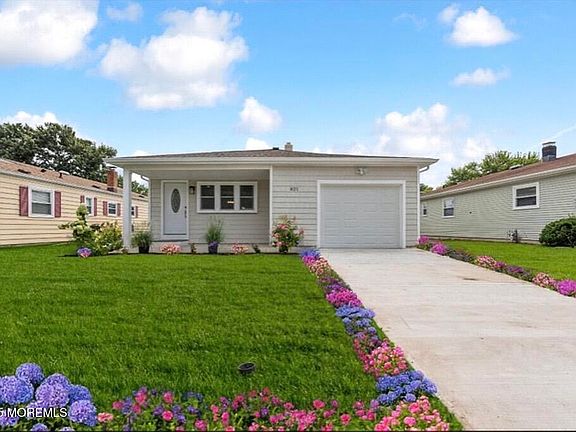 2nd image of 821 Jamaica Boulevard
