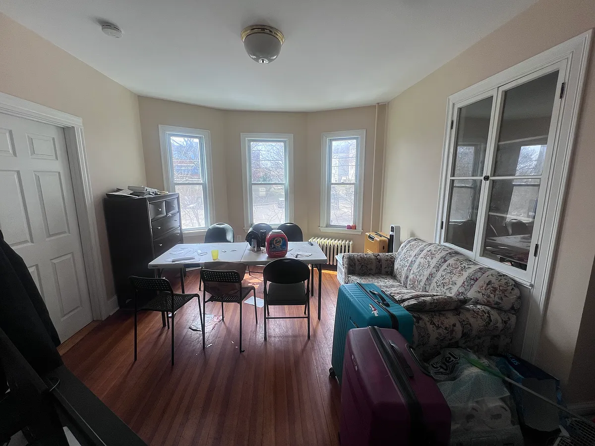 Building Photo - 90 Fisher Ave #3