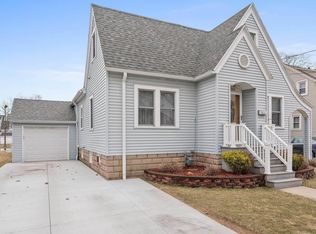 1080 Dousman St, Green Bay, WI 54303