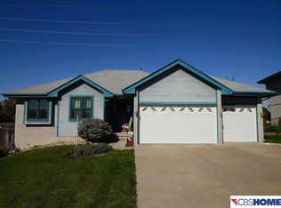 9106 S Glenview Dr, La Vista, NE 68128