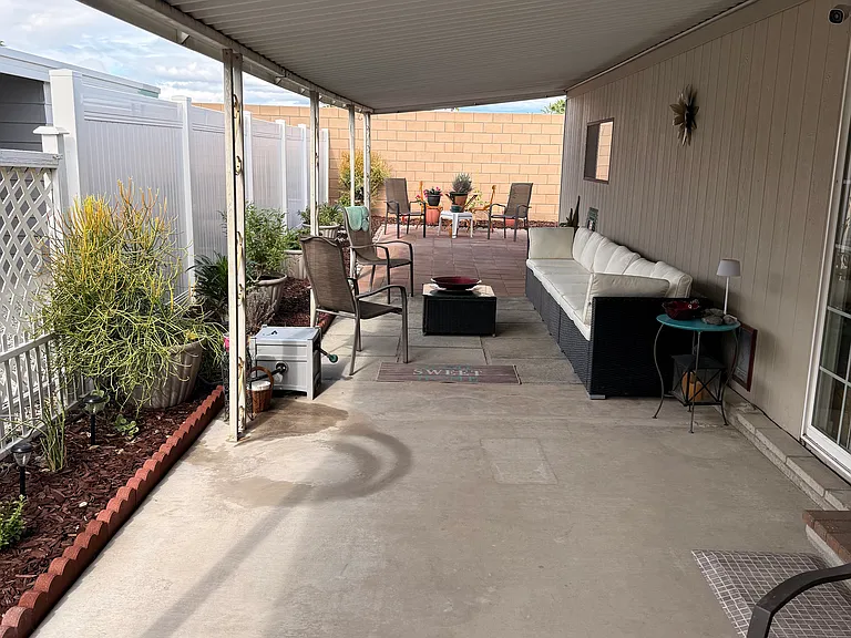 S Paseo Laredo — Photo 16