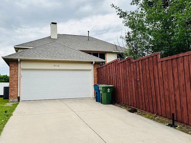 2762 Hillview Dr — Photo 26