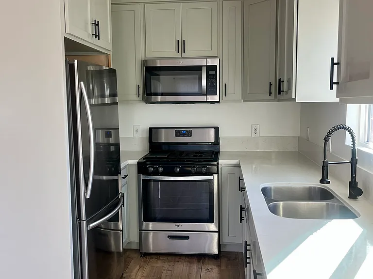 1330 Fraser Ave — Photo 6