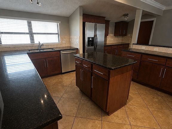 4th image of 2912 Tradewinds Trl