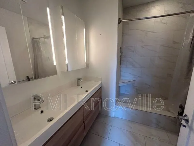 523 N Bertrand St #205 — Photo 10