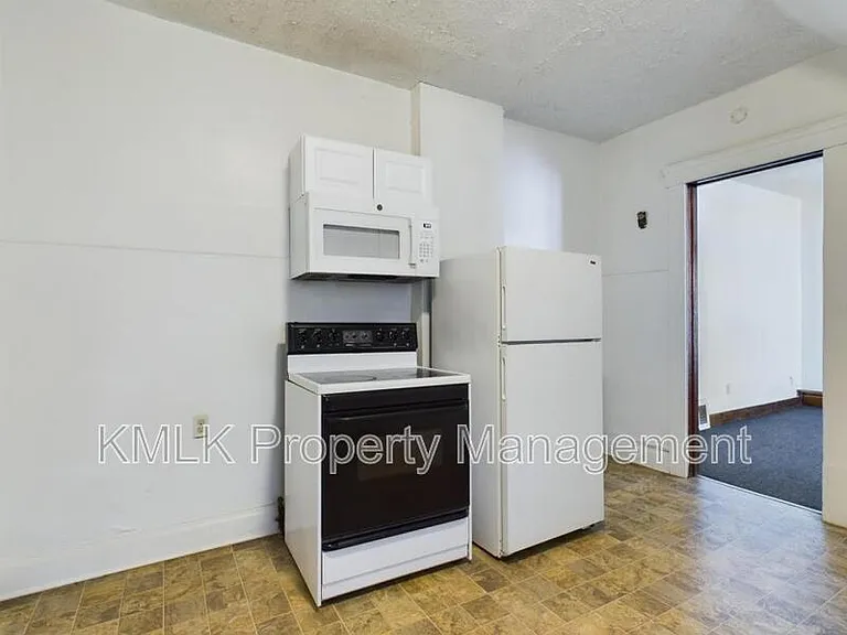 693 Kling St — Photo 14