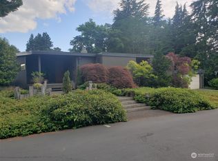 7525 Forest Dr NE, Seattle, WA 98115